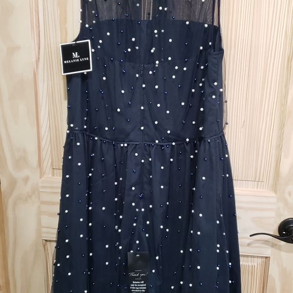 Ladies Size 16 Dress - Picture 5 of 8